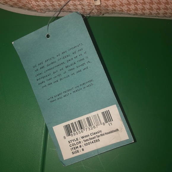 TOMS - Picture 5 of 5